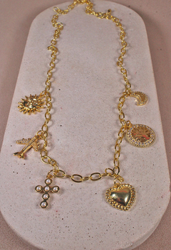 Cadena sueños y raíces