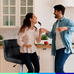 Banqueta Ecocuero Respaldo Alto Capitoné (Negra) - Koa