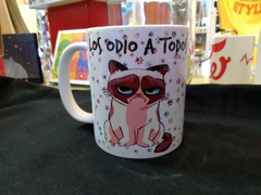 taza frase los odio a todos (gato) (taza 303)