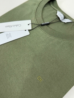 Camiseta Calvin Klein - Verde musgo - comprar online