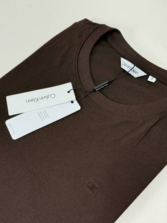 Camiseta Calvin Klein - Marrom - comprar online