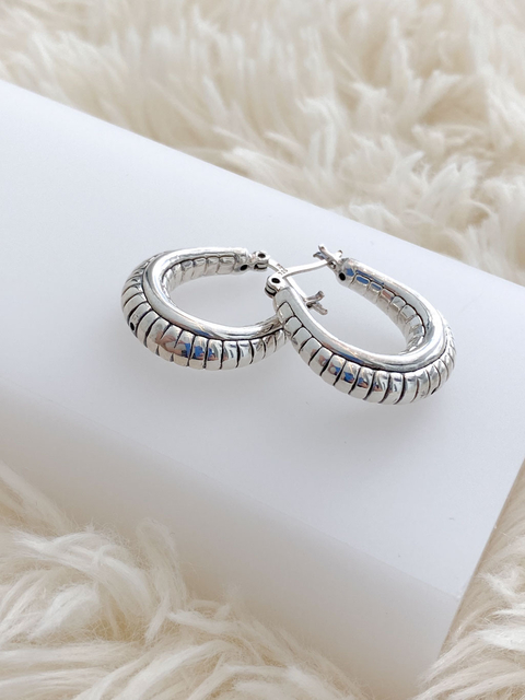 AROS ARGOLLA CON DISEÑO PLATA