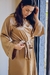Robe cetim longo clássico dourado com vies off - comprar online