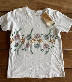 remera guarda de flores