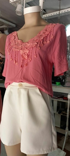 REMERA FIBRANA CON DETALLE ENCAJE. T. M y L (art. 0944)
