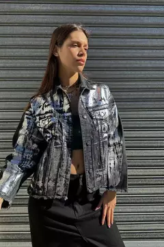 CAMPERA JEANS NEGRA CON FOIL PLATEADA (ART.1240)
