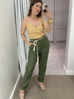 Calça Cenoura Linho Regina - Verde - THAÊ