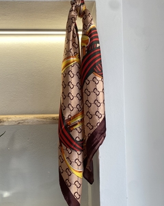 Lenço estampado - Detalhes - comprar online