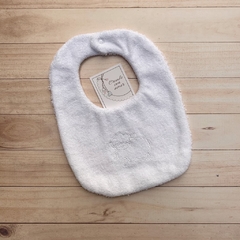 babero de toalla bordada (oveja blanca) - comprar online