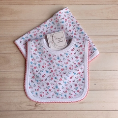 Conjunto babero y babita Flor salmón y turquesa - Creado con Amor