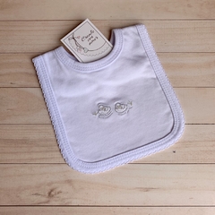 babero bordado (patito blanco) - comprar online