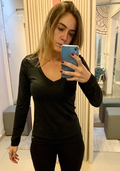 Blusa Básica Microlight Preta - comprar online