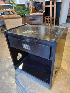 Mesa de luz de Valeria - comprar online