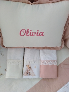 Almohadon con nombre bordado
