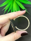 Brinco de Argolas com strass preto banhado em Ouro 18k