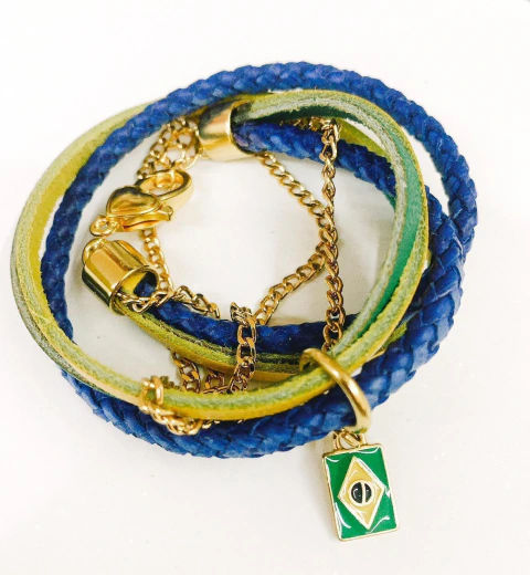 Pulseira Artesanal múltipla Bandeira do Brasil Copa do Mundo dourada