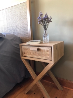 Mesa de luz de petiribi frente con esterilla - comprar online