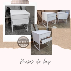 Imagen de Mesa De Luz Laqueada