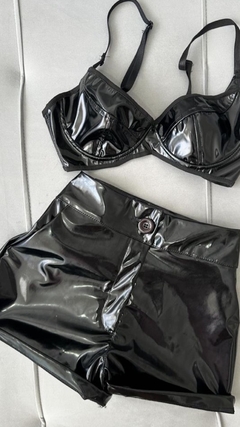 Cropped vinil