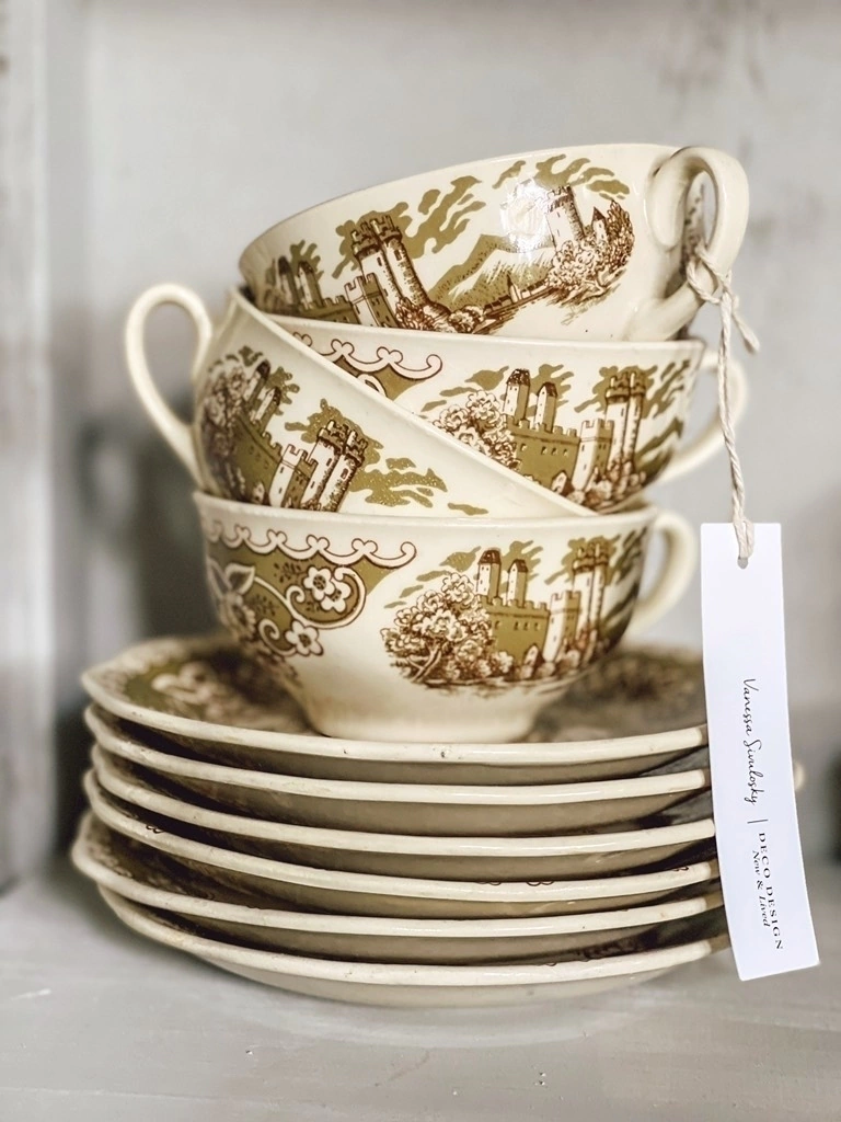 Tazas de té antiguas Festival x 4