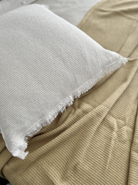 Almohadon Bee Flecos 60x60 cm