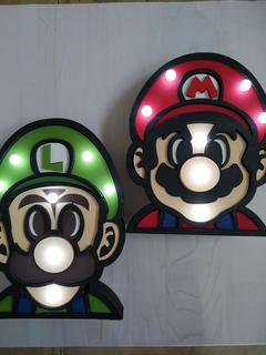 MARIO BROSS LUIGI CARITA CON LED 28CM ALTO - comprar online