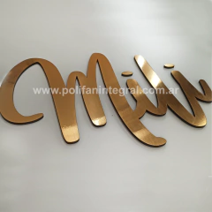 NOMBRES EN MDF CON VINILO DORADO O COLOR