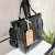 Cartera brillosa - comprar online