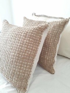 ALMOHADÓN CROCHET RED YUTE en internet