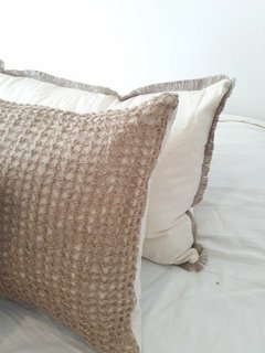 ALMOHADÓN CROCHET RED YUTE - BARU TEXTILES & DECO 