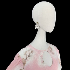 Vestido Pétalas anos 70 na internet