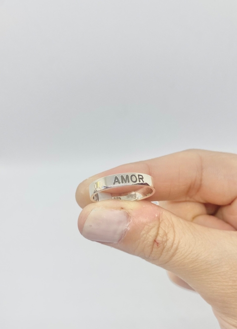 Anillo de mujer personalizado, Person