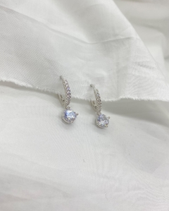 Aros argollita con dije de mujer, Chik L