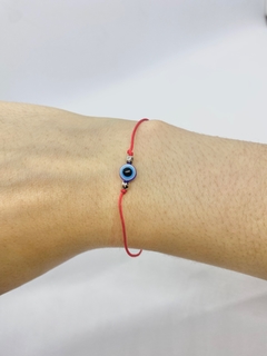 Pulsera hilo protector rojo con ojito regulable