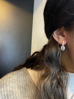 Aros argollita con dije de mujer, Guxxi - Joyería LauLec