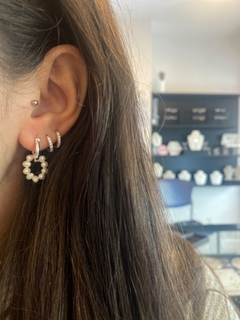 Imagen de Aro argollita para mujer con perla, Circle