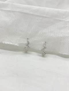 Aros argollita con piedra de mujer, Onda