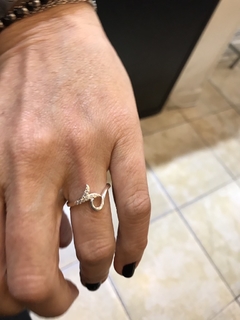 Anillo de mujer, Moira en internet