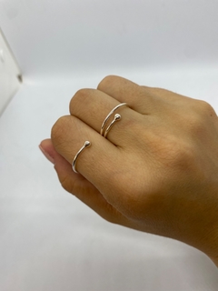Anillo de mujer, tendencia, doble en internet