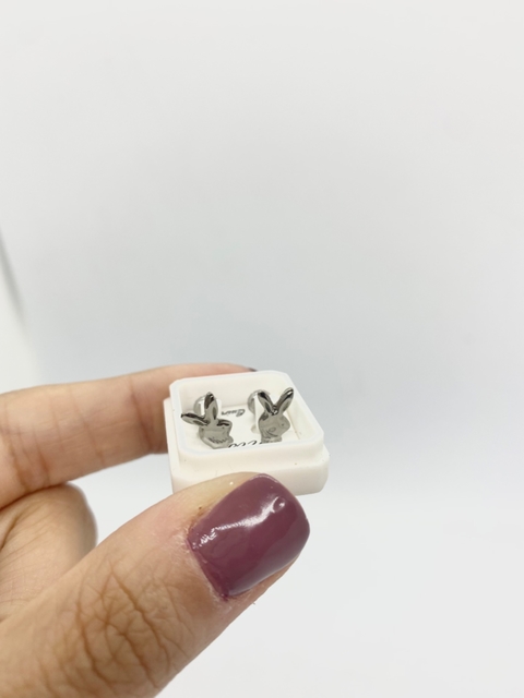 Aro pegadito abridor, Conejito