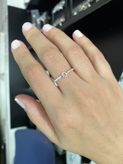 Anillo de mujer, Callie en internet