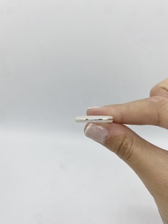 Anillo con piedras de mujer, Julieta