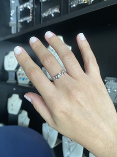 Anillo de mujer, Love en internet