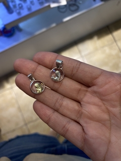 Dije Cristal Virgen Niña S - comprar online