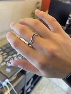 Anillo de mujer con piedras, Zigzag en internet