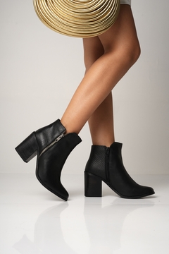 BOTAS TATI en internet