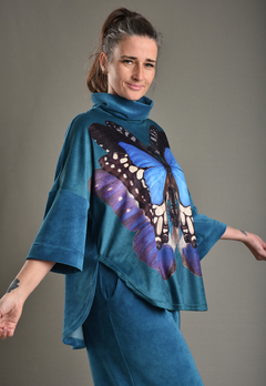Blusa Metamorfose Azul Profundo na internet