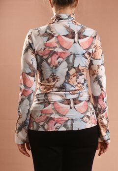 Blusa Gola Alta Borboletas Aquarela na internet