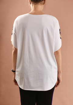 Camiseta TEC Dupla Face Borboleta Colorida - Visto Vida - Viver de forma Intencional 