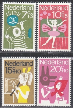 35390 ........ HOLANDA - CRIANÇAS - SERIE MINT